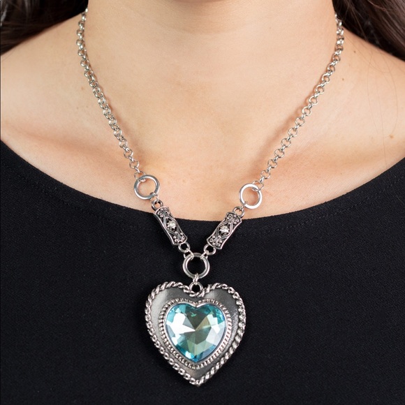 ♥️ Heart Full of Fabulous - Blue Necklace - Picture 3 of 4